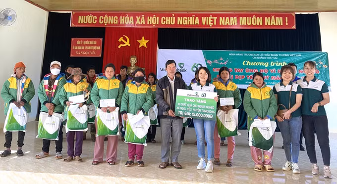 Kon Tum hỗ trợ trên 24.700 hộ nghèo và cận nghèo đón Tết ảnh 3