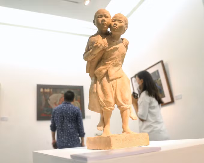 Khai mạc Triển lãm mỹ thuật “Truyền thống hiếu học” ảnh 2