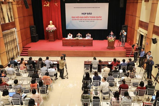 Quang cảnh Họp báo. Ảnh: Minh Quyết - TTXVN Đại hội đại biểu toàn quốc các dân tộc thiểu số Việt Nam lần thứ II diễn ra từ ngày 2-4/12 ảnh 1