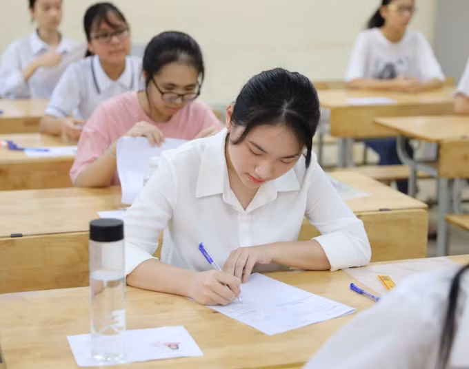 Kỳ thi vào lớp 10 ở Hà Nội: Tập trung ôn thi, không xem nhẹ các môn học khác ảnh 1