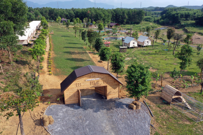 Một góc nông trại Bana Rita Glamping Farm vừa được đưa vào hoạt động phục vụ du khách dịp lễ năm nay. Ảnh: Trần Lê Lâm - TTXVN Du lịch và nông nghiệp Đà Nẵng đồng hành phát triển ảnh 1