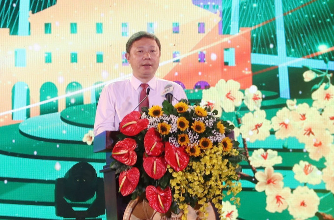 Phó Chủ tịch UBND Thành phố Hồ Chí Minh Dương Anh Đức phát biểu tại buổi lễ. Ảnh: Thu Hương - TTXVN Khai mạc Tuần lễ Văn hóa - Du lịch Điện Biên và các tỉnh Tây Bắc tại Thành phố Hồ Chí Minh ảnh 2