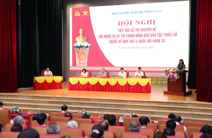 Quang cảnh buổi tiếp xúc cử tri. Ảnh: Quốc Khánh - TTXVN Lào Cai tiếp tục quan tâm hỗ trợ vùng dân tộc thiểu số với chính sách đặc thù ảnh 1