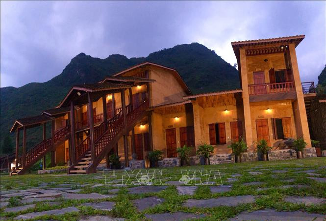 Nhà trình tường tại khu nghỉ dưỡng H’MONG VILLAGE. Ảnh: Nguyễn Chiến-TTXVN Khu nghỉ dưỡng với các ngôi nhà hình Quẩy Tấu xác lập kỷ lục Việt Nam ảnh 4