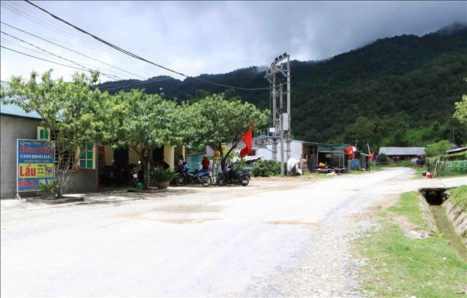 Diện mạo nông thôn mới ở xã biên giới Pa Vây Sử, huyện Phong Thổ (Lai Châu) ngày một khởi sắc. Ảnh: Đinh Thùy-TTXVN Đổi thay ở các xã biên giới Lai Châu ảnh 1
