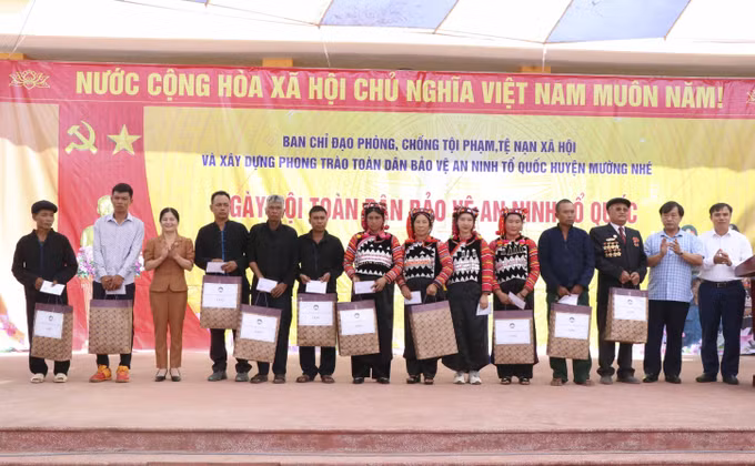 Ngày hội toàn dân bảo vệ an ninh Tổ quốc tại huyện Mường Nhé ảnh 3