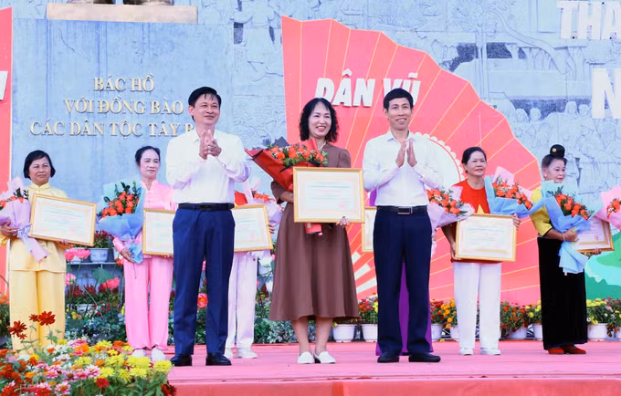 Ngày Quốc tế Người cao tuổi 1/10: Quan tâm nâng cao đời sống tinh thần, thể chất cho người cao tuổi ảnh 2