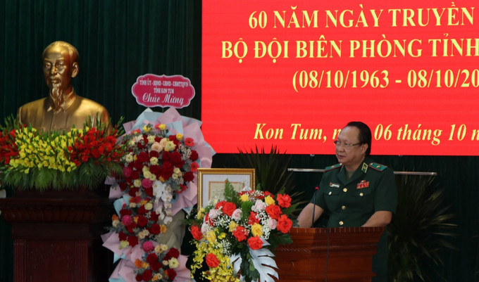 Thiếu tướng Nguyễn Hoài Phương, Phó Tư lệnh Bộ đội Biên phòng, phát biểu tại lễ kỷ niệm. Ảnh: Cao Nguyên - TTXVN Kon Tum xây dựng lực lượng bảo vệ biên giới vững mạnh, rộng khắp ảnh 1
