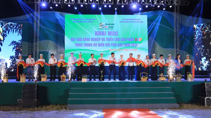 Khai mạc Hội chợ nông nghiệp và triển lãm sản phẩm OCOP vùng Trung du, miền núi phía Bắc 2022 ảnh 2