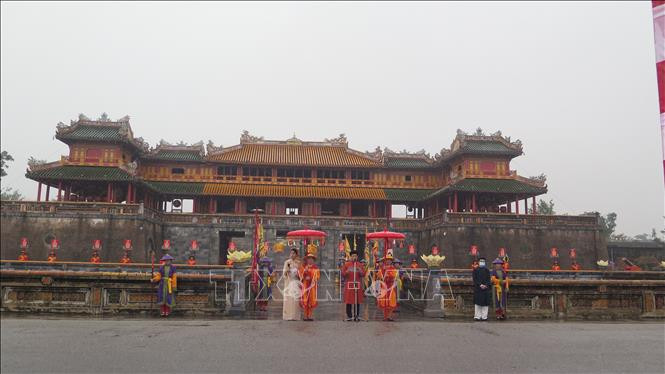 Lãnh đạo tỉnh Thừa Thiên - Huế Công bố chương trình Festival Huế 2022. Ảnh: Tường Vi - TTXVN Festival Huế 2022: Sẵn sàng cho "bữa tiệc" văn hóa nghệ thuật hấp dẫn ảnh 1