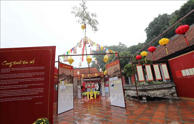 Triển lãm tại Văn Miếu - Quốc Tử Giám giới thiệu đến công chúng 80 tài liệu tiêu biểu về Tết Nguyên đán trong cung đình. Ảnh: Thanh Tùng - TTXVN Khám phá phong vị Tết cung đình xưa dip Tết Nguyên đán Tân Sửu 2021 ảnh 1