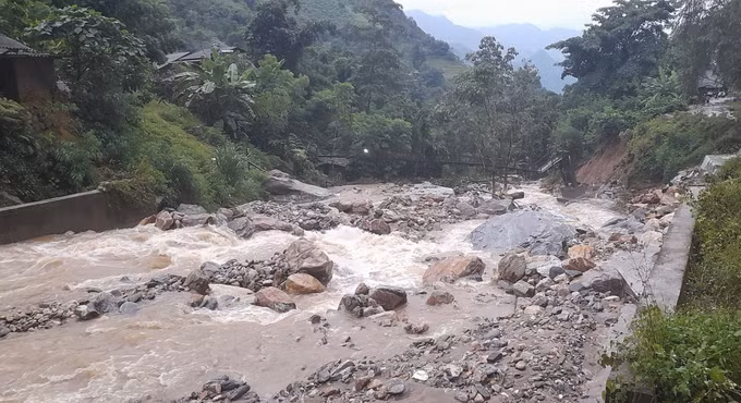 Lũ ống bất ngờ làm 7 người chết và mất tích tại Sa Pa, Bát Xát ảnh 1
