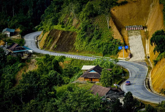 Vẻ đẹp hùng vĩ của đèo Pha Đin (Điện Biên) ảnh 6