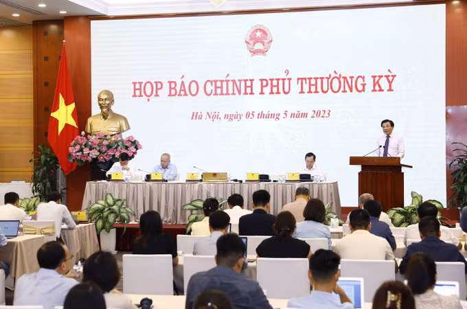 Họp báo Chính phủ thường kỳ: Hơn 59.000 tỉ đồng phục vụ cho tăng lương cơ sở từ 1/7 ảnh 1