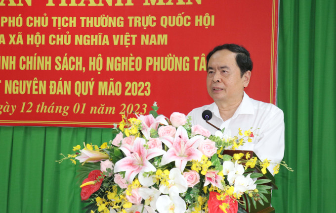 Phó Chủ tịch Thường trực Quốc hội Trần Thanh Mẫn phát biểu tại buổi trao tặng quà. Ảnh: Ngọc Thiện- TTXVN Phó Chủ tịch Thường trực Quốc hội Trần Thanh Mẫn thăm, tặng quà các gia đình chính sách, hộ nghèo ở Cần Thơ ảnh 2