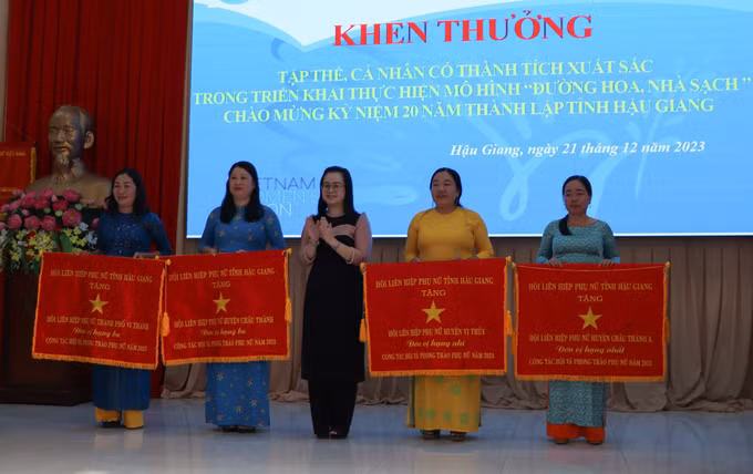 Hỗ trợ phụ nữ xây dựng, lan tỏa mô hình hay trong phát triển kinh tế ở Hậu Giang ảnh 2