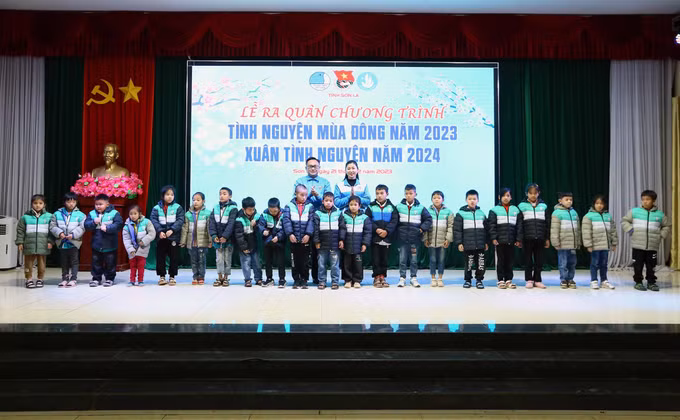 Chia sẻ khó khăn với người dân vùng sâu, vùng xa, khu vực biên giới tỉnh Sơn La ảnh 4