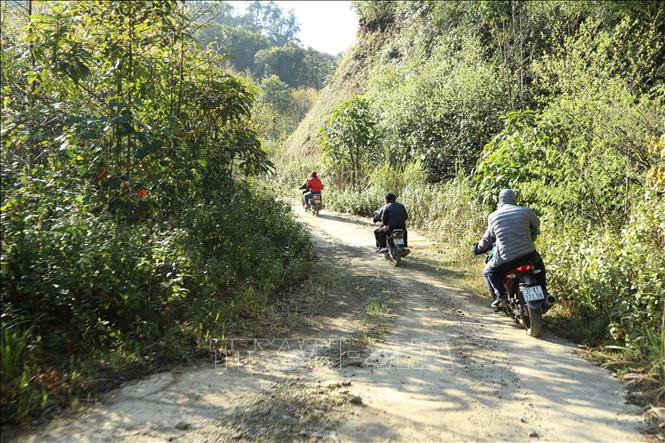 Các huyện miền Tây Nghệ An có khí hậu và thiên nhiên, địa hình phù hợp với du lịch mạo hiểm, du lịch xanh. Ảnh: Bích Huệ - TTXVN Để du lịch Nghệ An phát triển bền vững (Bài 2) ảnh 3