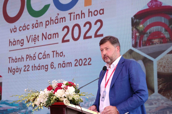 Tổng Giám đốc điều hành Tập đoàn Central Retail Việt Nam Olivier Langlet phát biểu tại lễ khai mạc. Ảnh: Thanh Liêm - TTXVN Giới thiệu hơn 150 sản phẩm tại Tuần lễ OCOP ở Cần Thơ ảnh 3