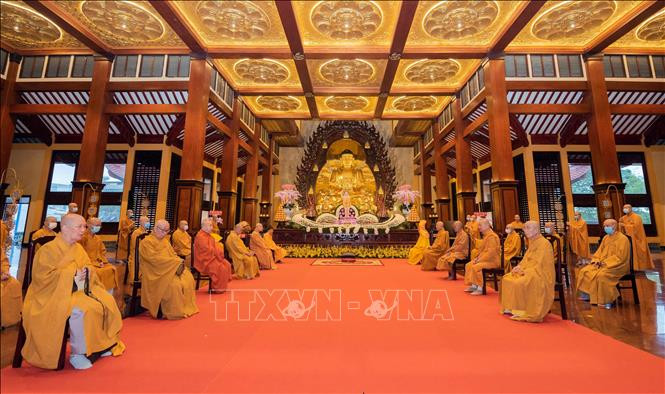 Đại lễ Phật đản PL.2565 được tổ chức nội bộ, không tập trung đông người để phòng, chống dịch COVID-19. Ảnh: TTXVN Giáo hội Phật giáo Việt Nam tổ chức Đại lễ Phật đản trang trọng, an toàn phòng dịch ảnh 2