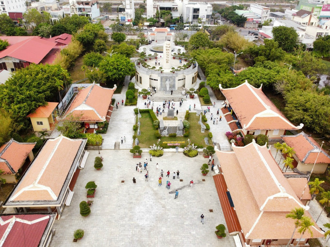 Khu lưu niệm Đờn ca tài tử Nam bộ và Nhạc sĩ Cao Văn Lầu. Ảnh: TTXVN phát Bạc Liêu nâng cao tính chuyên nghiệp, chất lượng các sản phẩm du lịch mang tính đặc trưng ảnh 2