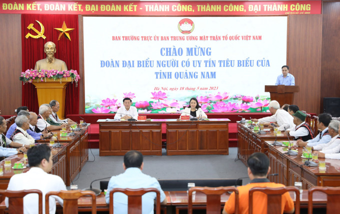 Quang cảnh buổi gặp mặt. Ảnh: Minh Đức - TTXVN Phát huy vai trò của người có uy tín trong đồng bào dân tộc thiểu số tỉnh Quảng Nam ảnh 1