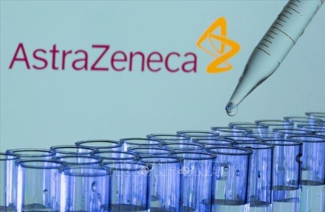 Thí nghiệm thuốc điều trị COVID-19 của AstraZeneca sử dụng công nghệ kháng thể đơn dòng AZD7442. Ảnh: REUTERS/TTXVN Thuốc kháng thể đơn dòng điều trị COVID-19 của AstraZeneca đáp ứng mục tiêu thử nghiệm giai đoạn cuối ảnh 2