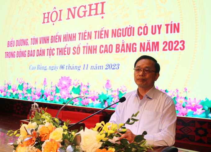Phó Bí thư Thường trực Tỉnh ủy Cao Bằng Triệu Đình Lê phát biểu tại Hội nghị. Ảnh: Chu Hiệu-TTXVN Cao Bằng biểu dương 150 điển hình tiên tiến, người có uy tín tiêu biểu ảnh 2