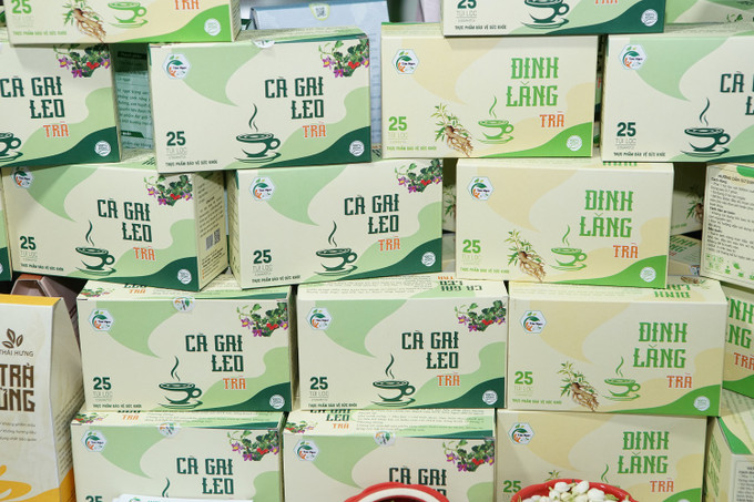 Các loại trà: cà gai leo, đinh lăng, gừng... Hà Nội lần đầu tiên giới thiệu, quảng bá, kết nối sản phẩm OCOP gắn với văn hóa các tỉnh Đồng bằng sông Hồng ảnh 18
