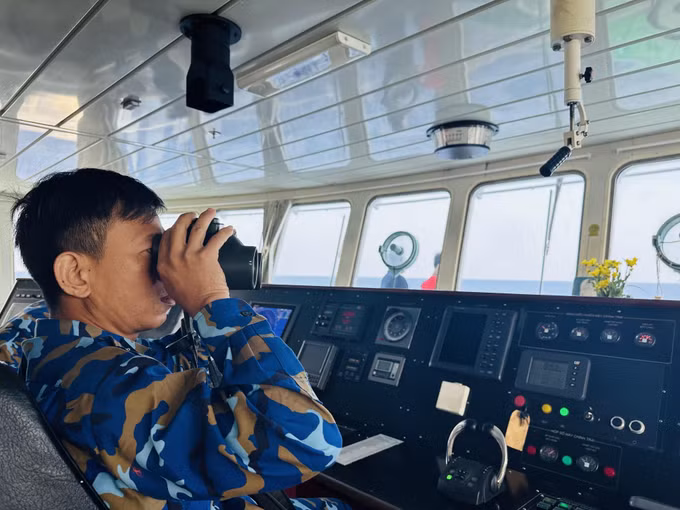 Những người nối “trái tim” đất liền với Trường Sa ảnh 4