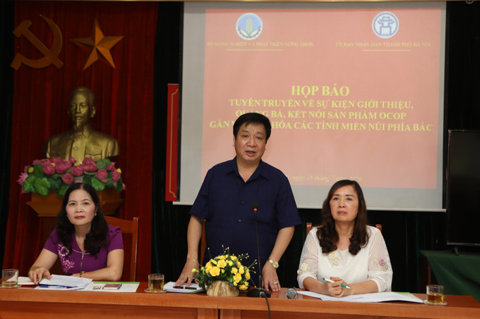 Ông Nguyễn Văn Chí - Phó Chánh Văn phòng Thường trực Văn phòng điều phối Nông thôn mới Thành phố Hà Nội cho biết: Hiện đã có 27 tỉnh, thành phố trên cả nước đăng ký tham gia sự kiện với tổng số 2.350 sản phẩm, trong đó có 15 tỉnh miền núi phía Bắc; thành phố Hà Nội và 11 tỉnh, thành phố trên cả nước. Hà Nội giới thiệu, quảng bá sản phẩm OCOP gắn với văn hóa các tỉnh miền núi phía Bắc ảnh 4