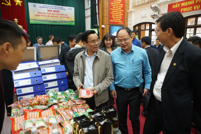 Các đại biểu đánh giá, phân hạng sản phẩm OCOP lần thứ nhất tại Hà Nội. Hà Nội gắn sao cho 334 sản phẩm OCOP ảnh 10