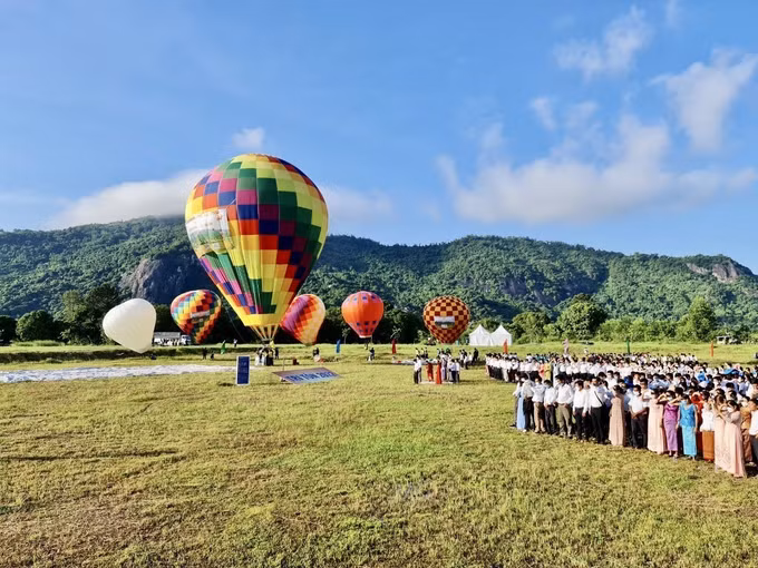 Năm 2023, An Giang phấn đấu đón 8 triệu khách du lịch ảnh 1