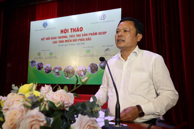 Phó Giám đốc Sở Nông nghiệp và Phát triển nông thôn Tạ Văn Tường cho biết, khi tham gia vào chương trình OCOP, sản phẩm sẽ được gọi tên và mang thương hiệu cụ thể. Trong thời gian tới, Hà Nội sẽ tiếp tục tổ chức các chương trình kết nối giao thương nhằm mở ra nhiều cơ hội hơn nữa cho việc tiếp cận nguồn cung, phát triển thị trường thuận lợi… Hội thảo Hà Nội kết nối giao thương, tiêu thụ sản phẩm OCOP với các tỉnh miền núi phía Bắc ảnh 10