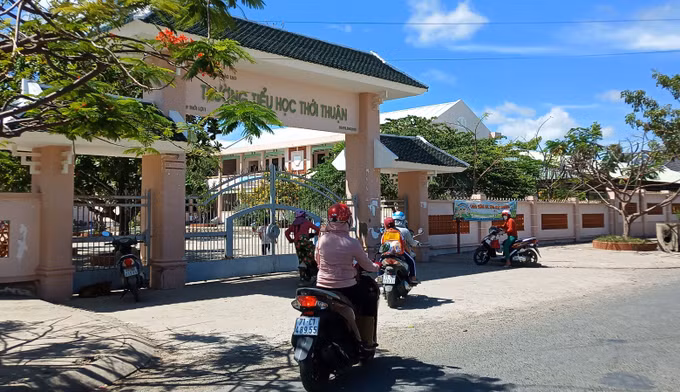 Ngày mới trên xã biển Thới Thuận anh hùng ảnh 2