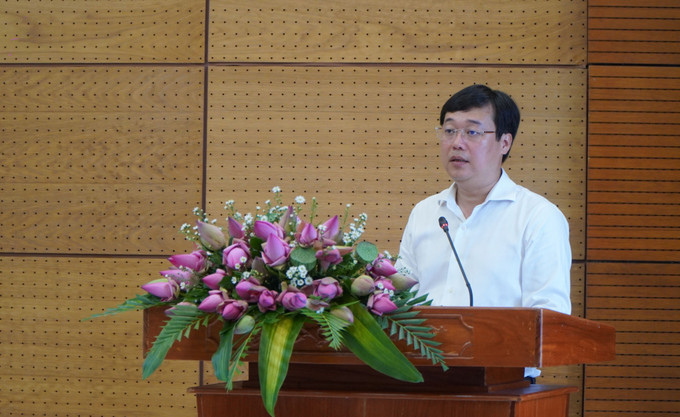 Bí thư Tỉnh ủy Đồng Tháp Lê Quốc Phong trình bày báo cáo tại buổi làm việc. Ảnh: Nhựt An - TTXVN Thường trực Ban Bí thư Trương Thị Mai làm việc với Ban Thường vụ Tỉnh ủy Đồng Tháp ảnh 3