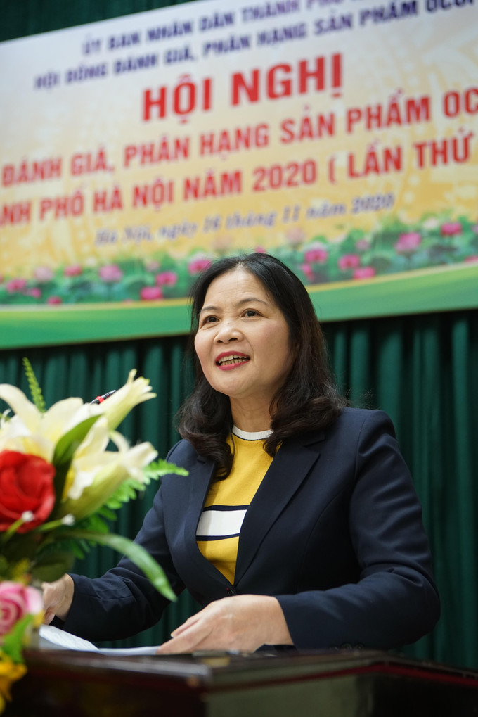 Phó Chánh Văn phòng Chuyên trách Văn phòng Điều phối Chương trình xây dựng nông thôn mới Hà Nội Hoàng Thị Huyền cho biết, Hội đồng đánh giá phân hạng sản phẩm Chương trình OCOP thành phố đã thẩm định 334 sản phẩm đủ điều kiện đề nghị Ủy ban Nhân dân thành phố Hà Nội ra quyết định công nhận sản phẩm OCOP. Hà Nội gắn sao cho 334 sản phẩm OCOP ảnh 8