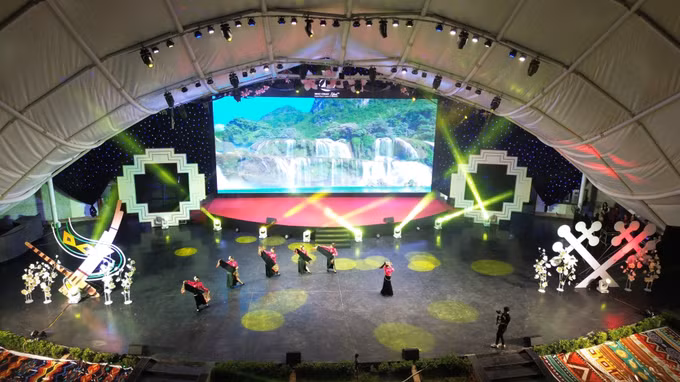 Nhiều du khách chọn Mộc Châu là điểm đến dịp nghỉ lễ Quốc khánh 2/9 ảnh 1