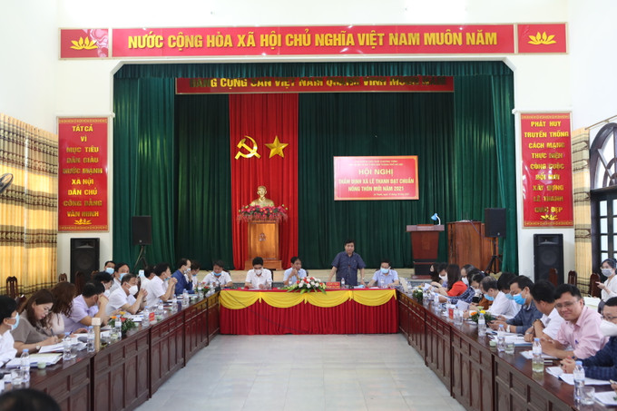 Ông Nguyễn Văn Chí - Phó Chánh Văn phòng Thường trực Văn phòng Điều phối xây dựng nông thôn mới Hà Nội, Trưởng đoàn thẩm định của thành phố chỉ đạo công tác kiểm tra thực tế các tiêu chí nông thôn mới tại xã Lê Thanh, huyện Mỹ Đức (Hà Nội). Mỹ Đức thêm 2 xã đủ điều kiện về đích nông thôn mới ảnh 1