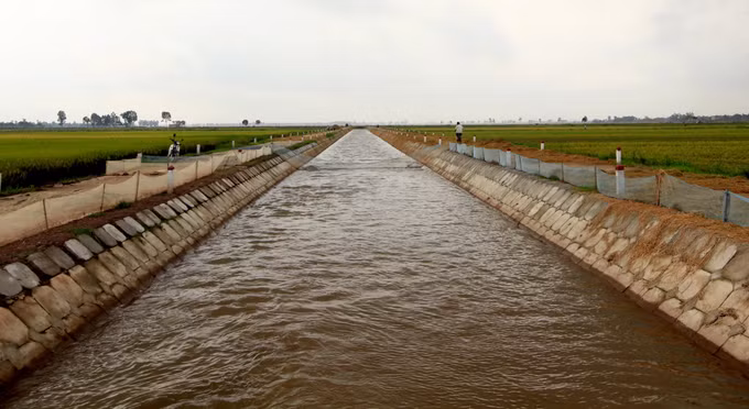 Hà Nội kiên cố hóa kênh mương giúp nâng cao hiệu quả sản xuất nông nghiệp ảnh 1