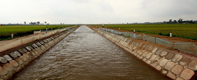 Kiên cố hóa kênh mương ở xã Liên Mạc, xã điểm xây dựng nông thôn mới của huyện Mê Linh (Hà Nội). Ảnh: Vũ Hiếu Hà Nội nắm bắt nguyện vọng của người dân, phát huy vai trò làm chủ của nhân dân trong xây dựng nông thôn mới ảnh 9