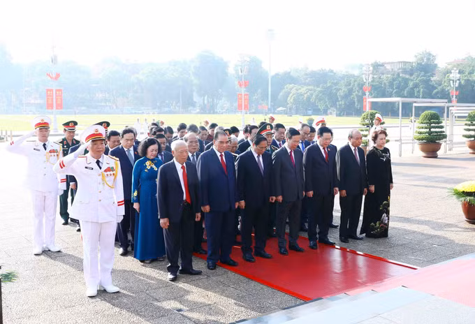 Lãnh đạo Đảng, Nhà nước vào Lăng viếng Chủ tịch Hồ Chí Minh nhân dịp 78 năm Quốc khánh 2/9 ảnh 2