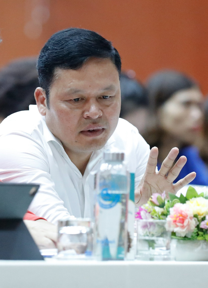Theo Phó Giám đốc Sở Nông nghiệp và Phát triển nông thôn Hà Nội Tạ Văn Tường, Hà Nội cần chuẩn hóa sản xuất để phục vụ xuất khẩu các ngành hàng nông sản, thực phẩm có tiềm năng, thế mạnh. Nếu không sản xuất an toàn, kinh doanh không minh bạch thì nông sản, thực phẩm Hà Nội sẽ thua ngay trên sân nhà khi các hàng rào thuế quan được mở ra. Hà Nội phổ biến các quy định về sản xuất, kinh doanh an toàn thực phẩm trong khuôn khổ FTA ảnh 5