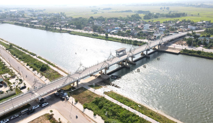 Công trình đập ngăn mặn sông Hiếu ở thành phố Đông Hà (Quảng Trị). Ảnh: Nguyên Lý - TTXVN 50 năm giải phóng Quảng Trị - cùng chung khát vọng: Kiến thiết cuộc sống mới và vun đắp hòa bình (Kỳ 2) ảnh 1