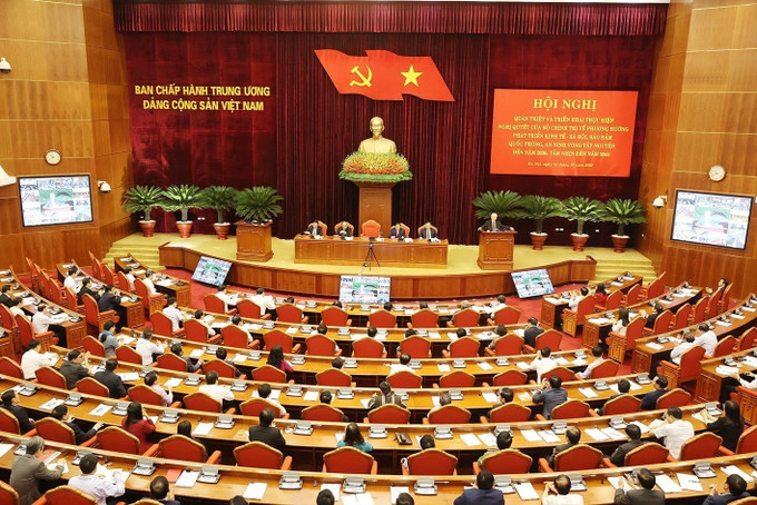 Sáng 14/10/2022, tại Trụ sở Trung ương Đảng, Bộ Chính trị, Ban Bí thư Trung ương Đảng tổ chức Hội nghị trực tiếp kết hợp với trực tuyến quán triệt và triển khai thực hiện Nghị quyết của Bộ Chính trị về phương hướng phát triển kinh tế - xã hội và bảo đảm quốc phòng, an ninh vùng Tây Nguyên đến năm 2030, tầm nhìn đến năm 2045. Ảnh: Trí Dũng - TTXVN “Kích hoạt” tiềm năng vùng Tây Nguyên ảnh 1