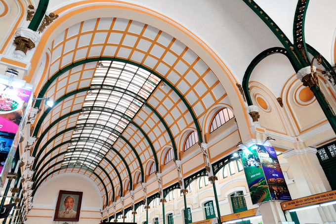 Kiến trúc hình vòm đặc trưng bên trong Bưu điện Thành phố Hồ Chí Minh Bưu điện Thành phố, điểm đến không thể bỏ qua khi tới Thành phố Hồ Chí Minh ảnh 4