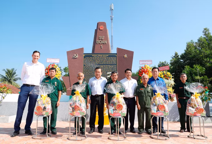 Trưởng Ban Tuyên giáo Trung ương Nguyễn Trọng Nghĩa dự các hoạt động tri ân tại Tây Ninh ảnh 2