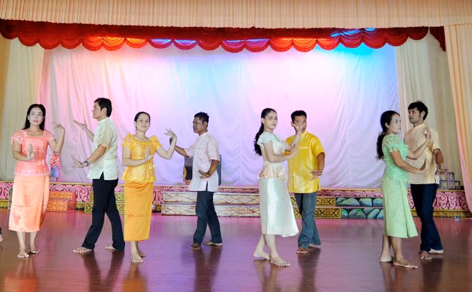 Đoàn nghệ thuật Khmer tỉnh Sóc Trăng - nơi bảo tồn phát huy dân ca, dân vũ Khmer ảnh 4