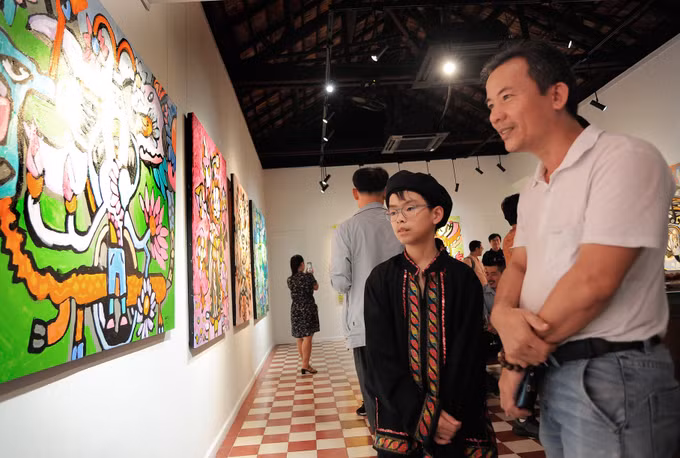 Triển lãm tranh “Những linh hồn ẩn giấu” của họa sỹ nhí dân tộc Tày Hoàng Nhật Quang ảnh 9