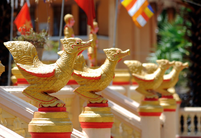 Các hình tượng mang đặc trưng của văn hóa Khmer trong khuôn viên chùa Kh’Leang. Ảnh: An Hiếu Kiến trúc đặc sắc của chùa Kh’Leang ở Sóc Trăng ảnh 6